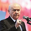 Gözler divanda
