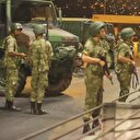 Bayrağı tutana ateş ettiler