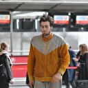 Genç basketbolcu havalimanında yaşıyor