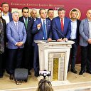 15 vekil ortada kaldı