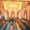 Ecdadın türbesine
ziyaretçi akını