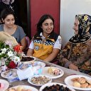 105 yaşındaki nineye 'Acil Servis'te doğum günü sürprizi