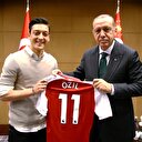 Mesut Özil: Yine aynı fotoğrafı çektiririm