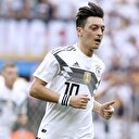 Merkel'den Mesut Özil açıklaması