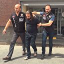 Hocası gibi
gözaltında!