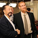 Adnan Oktar’ın dış bağlantısında kilit isim Oktar Babuna