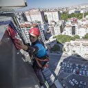 Örümcek kadın iş başında