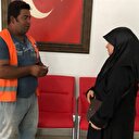 Suriyeli kadın yolda bulduğu cüzdanı sahibine ulaştırdı