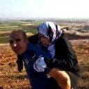 Polis yaralı Suriyeliyi 2 kilometre sırtında taşıdı