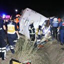 Yolcu otobüsü şarampole devrildi