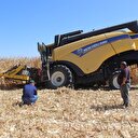 Biçerdöverle hasat yaparken obruk oluştu