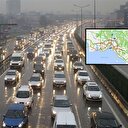 İstanbul'da yağmur trafik yoğunluğuna neden oldu