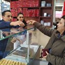 Bulgarlar baklava kuyruğunda: Kilolarca alıp ülkelerinde satıyorlar
