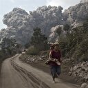 Endonezya'da deprem bölgesinde yanardağ patladı