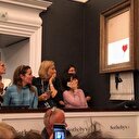 Banksy'nin 'Kırmızı Balonlu Kız' tablosu kendi kendini imha etti