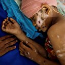 Endonezya'da felaketin bilançosu ağırlaşıyor