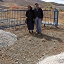 Komşularına yük olmamak için kendi mezarlarını kazdılar