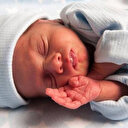 İlk aşısını olana kadar odasına ziyaretçi almayın