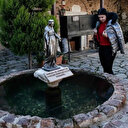 Şirince'deki Aziz John Baptist Kilisesi'nin bahçesinde sadece gezilecek