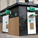 Paris'te ATM'ler suntalarla kapatıldı