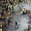 Fransa sokakları alev alev