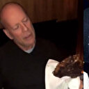 Dünyaca ünlü oyuncu Bruce Willis Nusret'e gitti