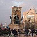 Taksim'de bir günde 4 mevsim yaşandı