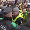 Fransız polisinden göstericilere müdahale