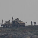 ABD askerleri nöbet tuttu, YPG'liler hendek kazdı