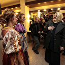 Kapalı gişe oynayan Cimri'yi Bakan Selçuk da izledi