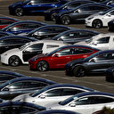 Tesla sürücüsüz araçlar konusunda müşterilerini uyardı
