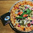 Sertifikalı 24 ayar altınlı pizza sosyal medyayı salladı