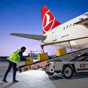 Turkish Cargo'nun ilk kargosu Türk bayrağı oldu
