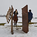 Atları yarışlara karda hazırlıyorlar