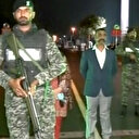 Pakistan Hint pilotu ülkesine teslim etti