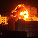 İsrail savaş uçakları Gazze'deki sivil yerleşimleri vurdu