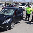 Çarptığı kadın için değil arabası için ağladı