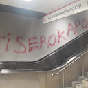 Mazbatayı alınca metrolara terör sloganı yazdılar