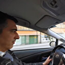 Kredi kartını müşterisine veren Türk taksici "kahraman" oldu