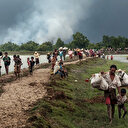 Arakan'da radikal gruplar okul ve dükkanları kundakladı