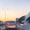 Trafikte sürücülerin makas atma yarışı kamerada