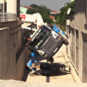 Otel camını silerken vinç devrildi: 2 işçi öldü