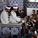 Peygamber sevgisi camilere sığmadı