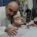 Uyuyan Suudi Prens 14 yıl sonra başını oynattı