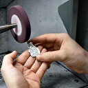 Babalar için sesli kolye tasarladı