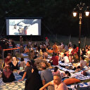 Millet bahçesinde açık hava sinema dönemi
