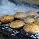 Mangalda içli köfte ilgi görüyor