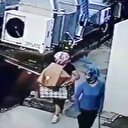 Kadın kıyafeti giyip hırsızlık yapmaya kalkıştılar