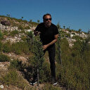 Haluk Levent diktiği fidanların yanmadığını görünce rahatladı