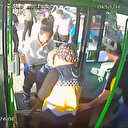 Otobüs şoförü fenalaşan yolcuyu hastaneye yetiştirdi